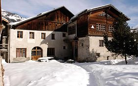 Sta-Maria Youth Hostel